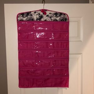 Hanging jewelry holder